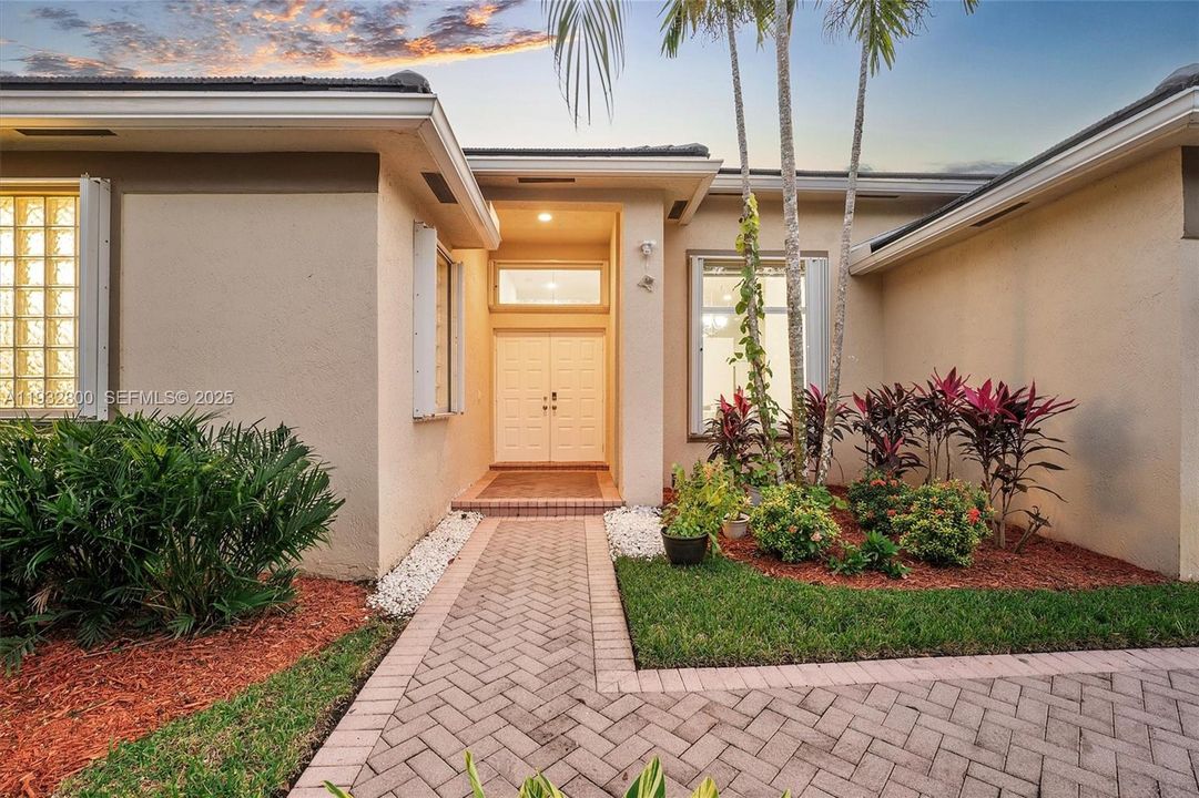 En Venta: $1,310,000 (4 camas, 3 baños, 2794 Pies cuadrados)