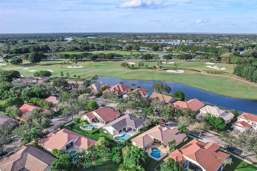 En Venta: $1,310,000 (4 camas, 3 baños, 2794 Pies cuadrados)