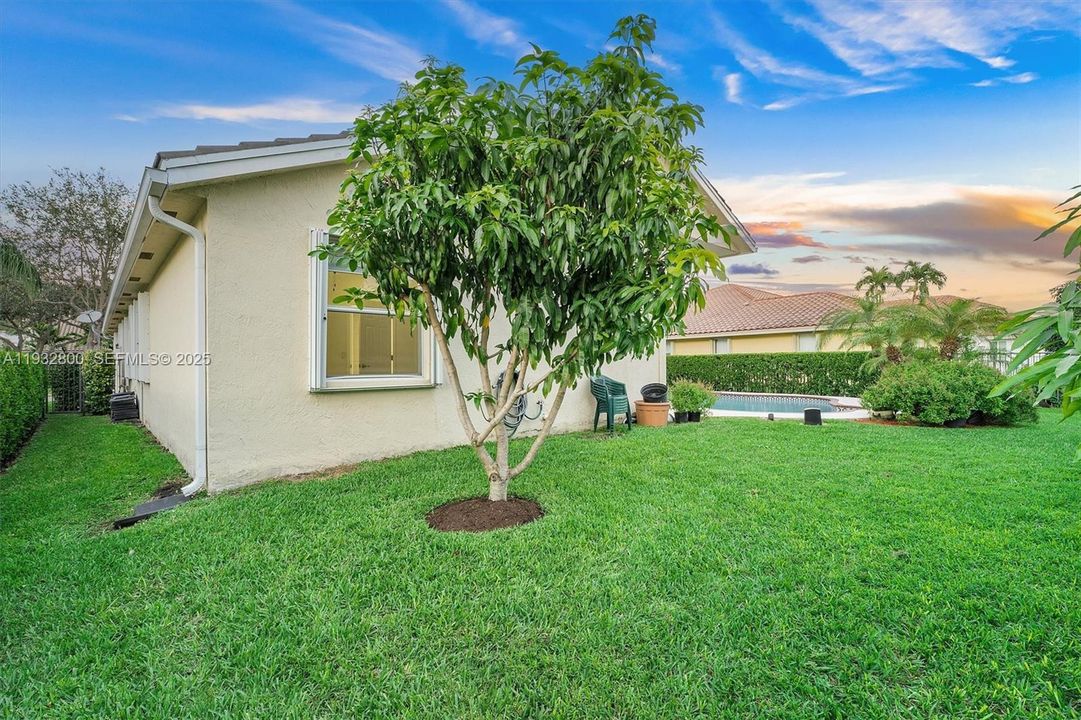 En Venta: $1,310,000 (4 camas, 3 baños, 2794 Pies cuadrados)