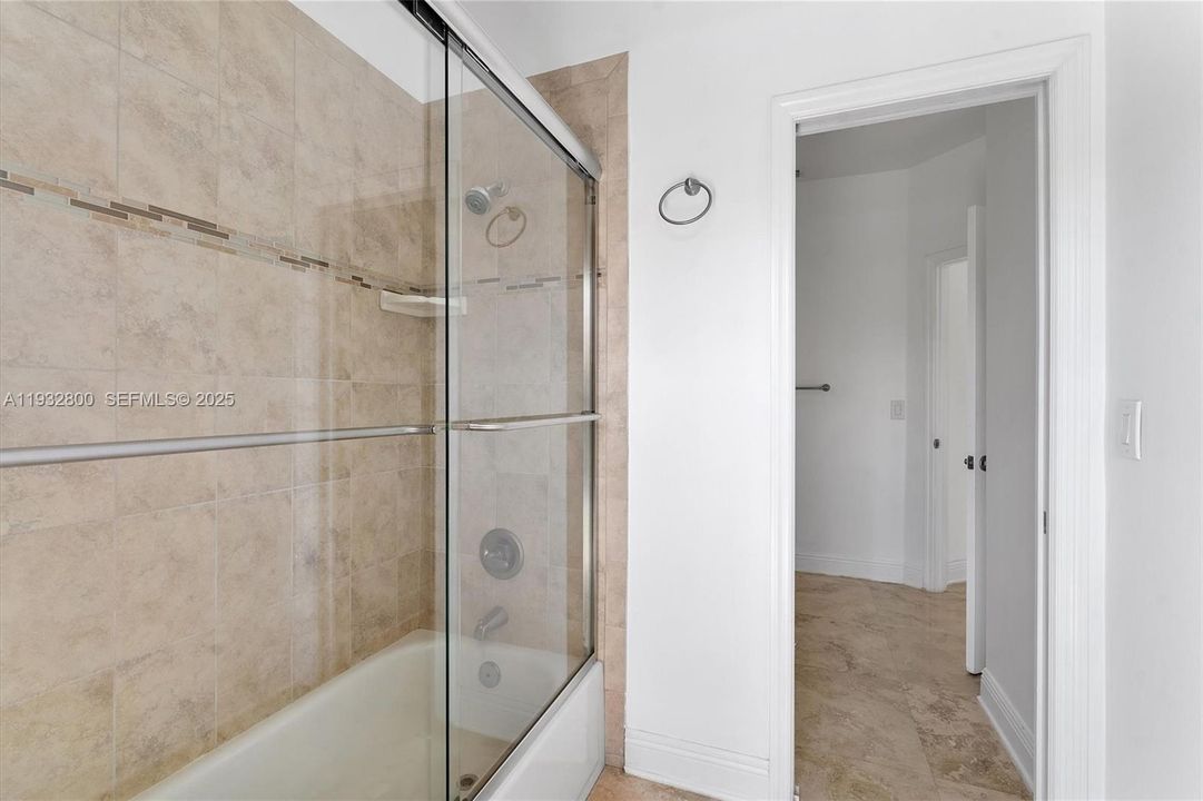 En Venta: $1,310,000 (4 camas, 3 baños, 2794 Pies cuadrados)