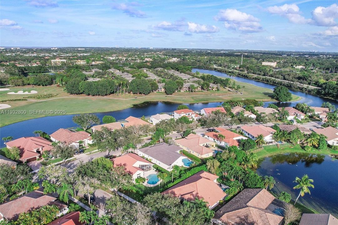 En Venta: $1,310,000 (4 camas, 3 baños, 2794 Pies cuadrados)