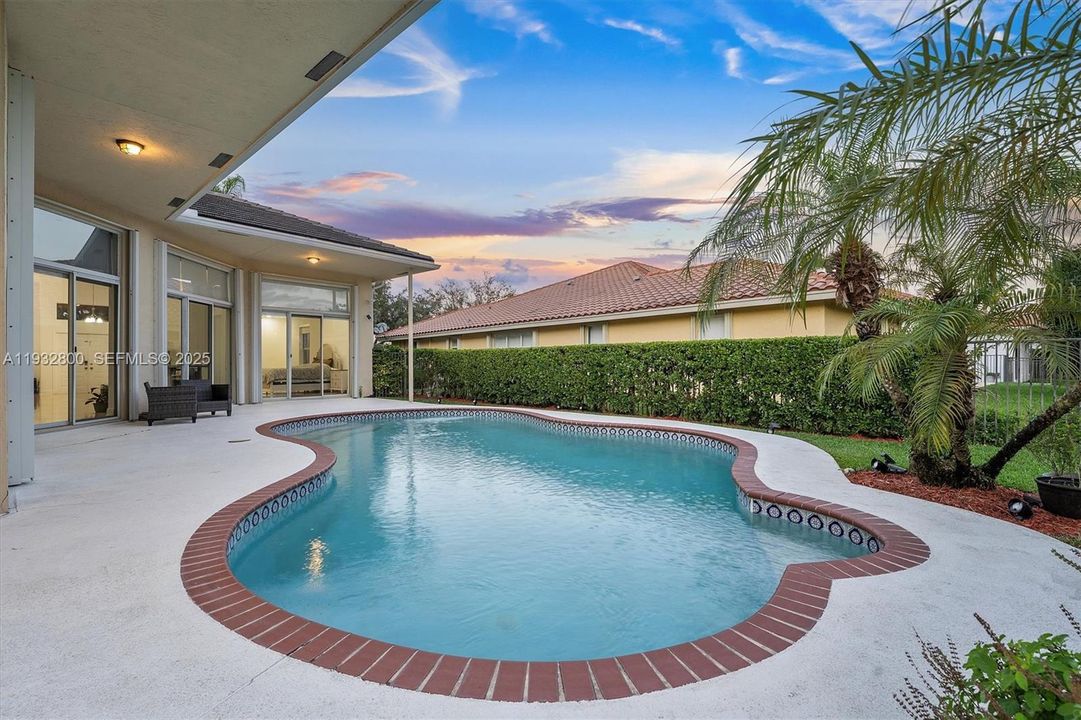 En Venta: $1,310,000 (4 camas, 3 baños, 2794 Pies cuadrados)