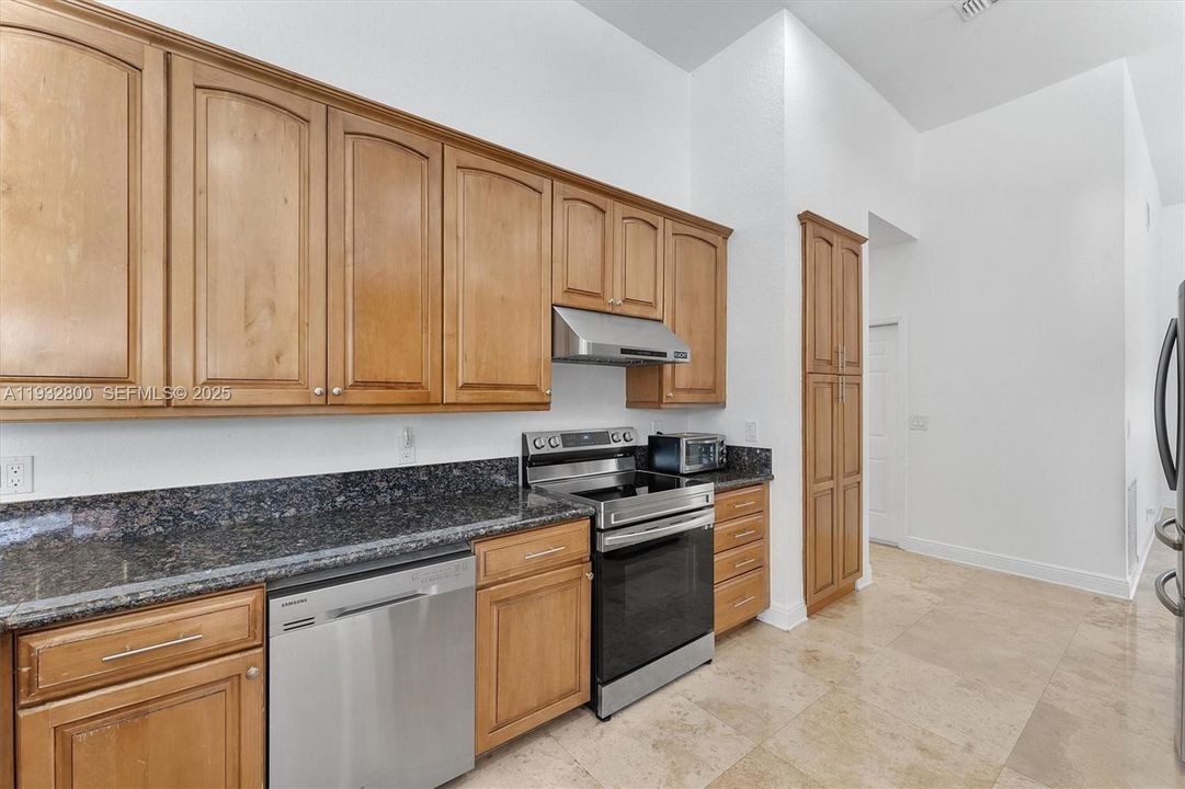 En Venta: $1,310,000 (4 camas, 3 baños, 2794 Pies cuadrados)