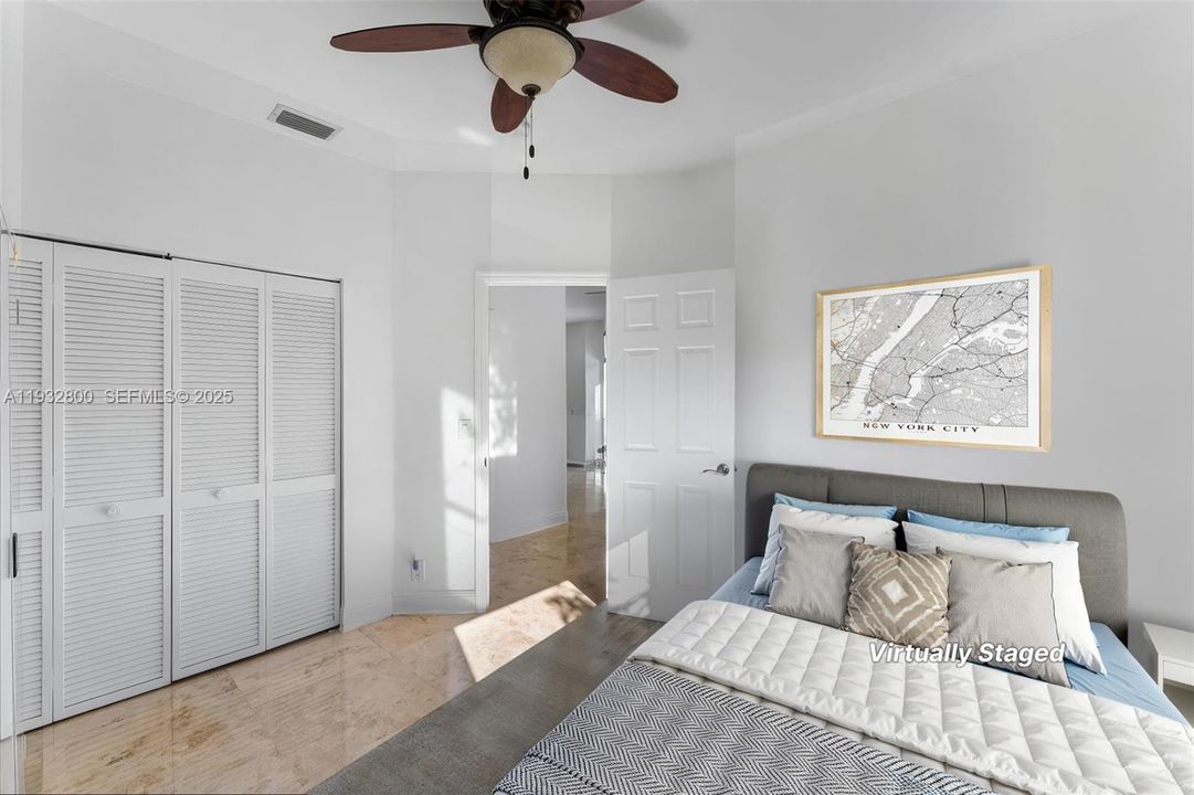 En Venta: $1,310,000 (4 camas, 3 baños, 2794 Pies cuadrados)