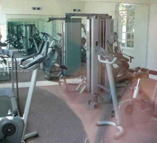 For Sale: $250,000 (2 beds, 2 baths, 986 Square Feet)