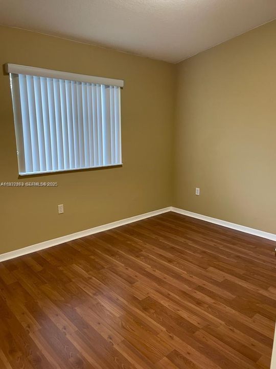 На продажу: $175,000 (2 спален, 2 ванн, 815 Квадратных фут)