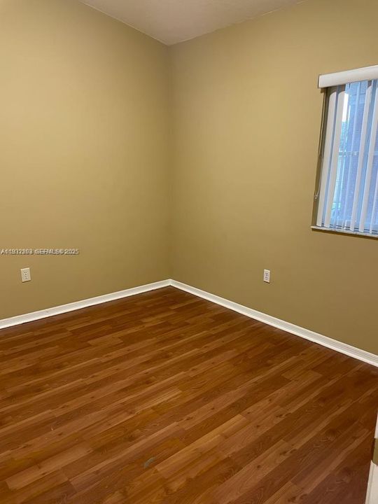 На продажу: $175,000 (2 спален, 2 ванн, 815 Квадратных фут)