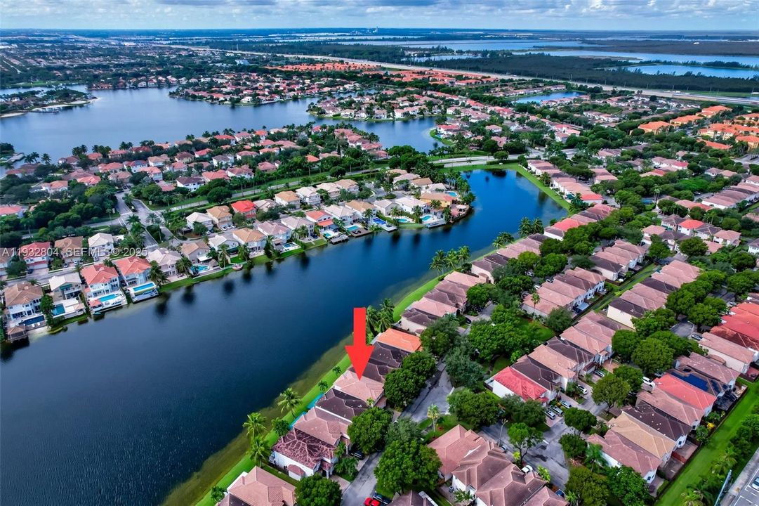 For Rent: $4,450 (4 beds, 2 baths, 2105 Square Feet)