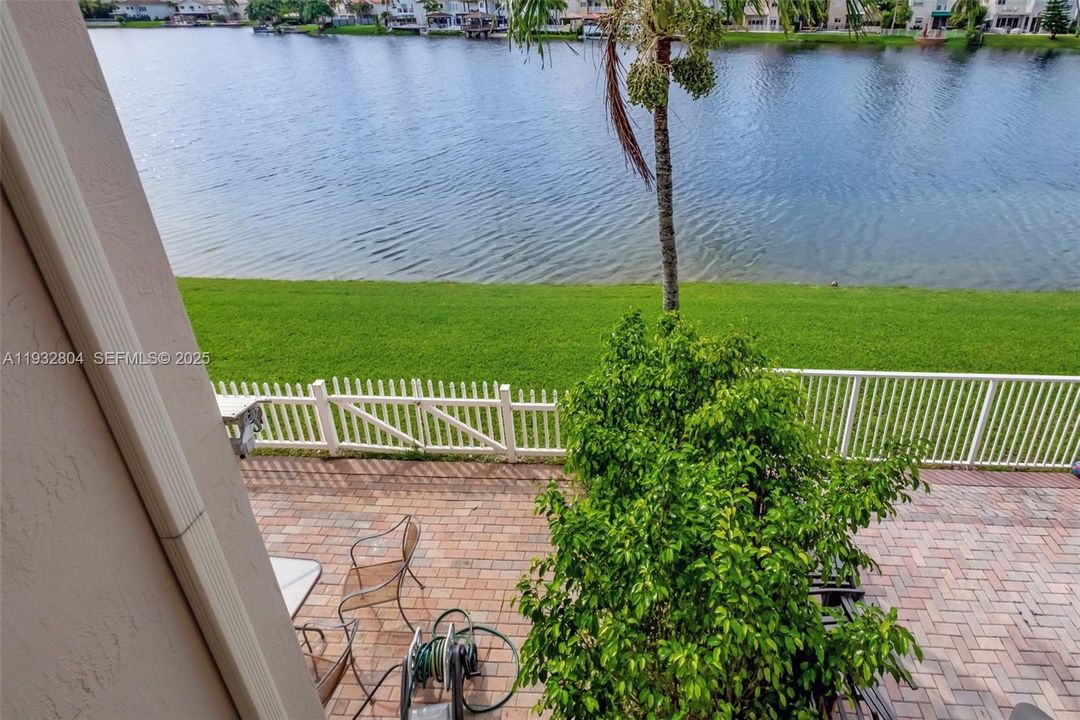 For Rent: $4,450 (4 beds, 2 baths, 2105 Square Feet)