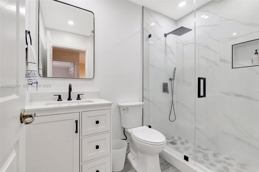 For Rent: $4,450 (4 beds, 2 baths, 2105 Square Feet)