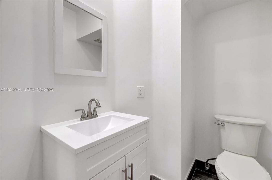 For Rent: $4,450 (4 beds, 2 baths, 2105 Square Feet)