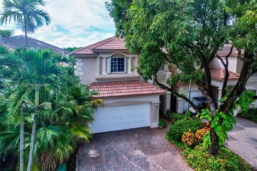 For Rent: $4,450 (4 beds, 2 baths, 2105 Square Feet)