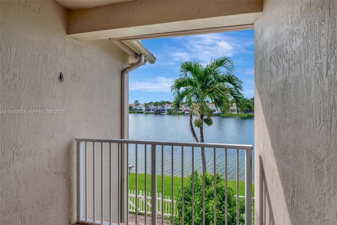 For Rent: $4,450 (4 beds, 2 baths, 2105 Square Feet)