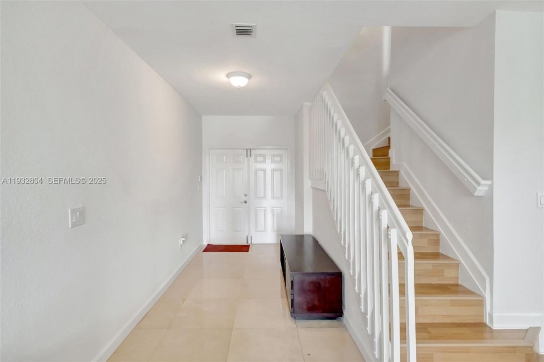 For Rent: $4,450 (4 beds, 2 baths, 2105 Square Feet)