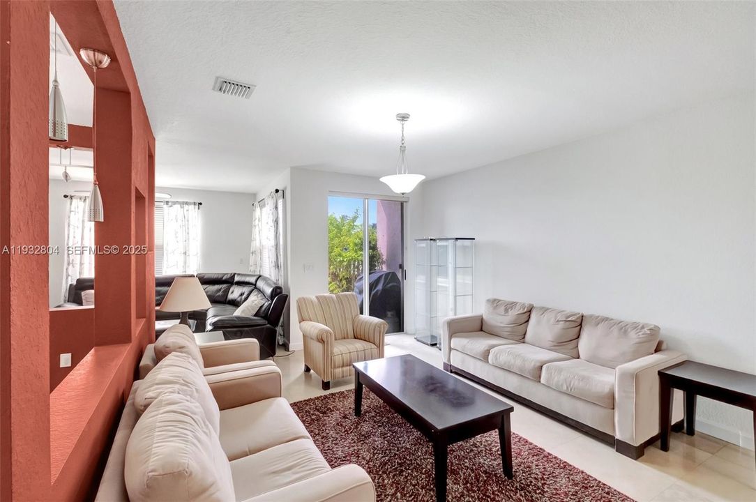 For Rent: $4,450 (4 beds, 2 baths, 2105 Square Feet)