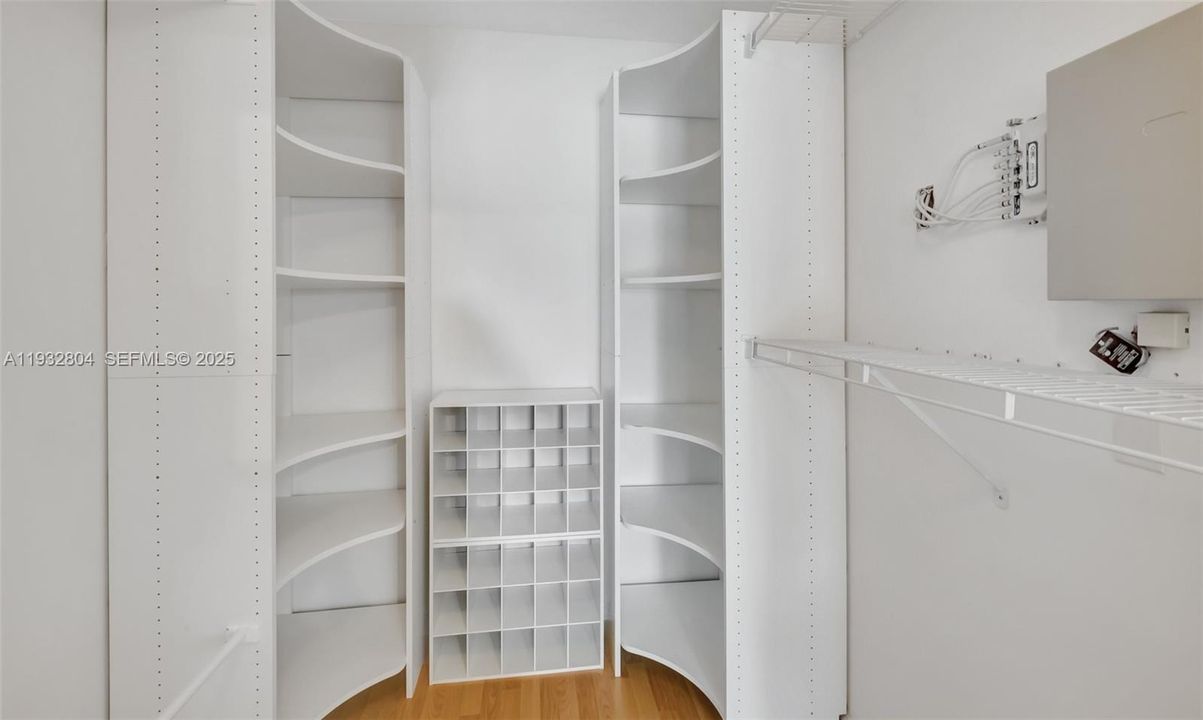 For Rent: $4,450 (4 beds, 2 baths, 2105 Square Feet)