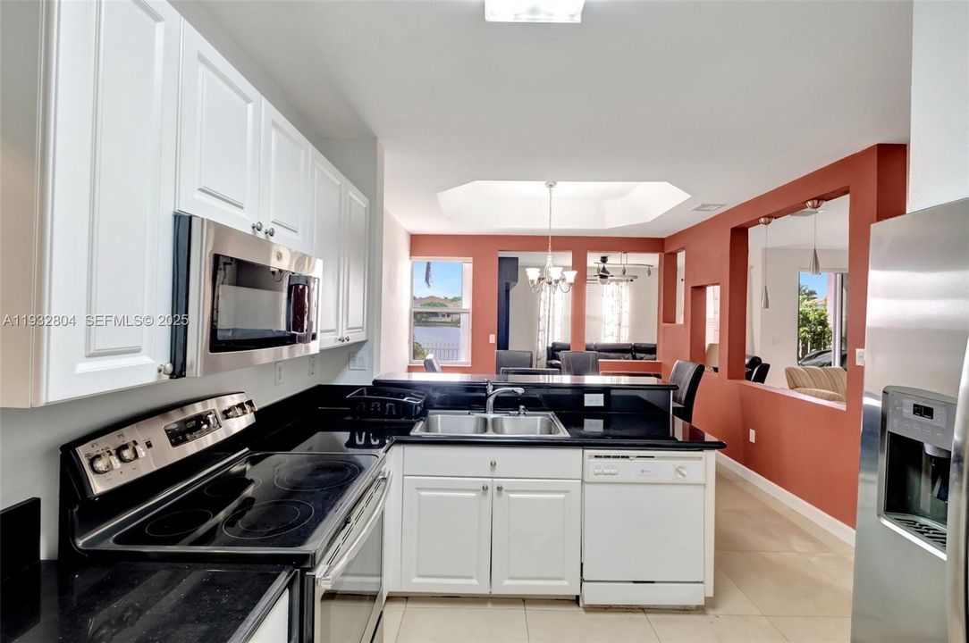 For Rent: $4,450 (4 beds, 2 baths, 2105 Square Feet)