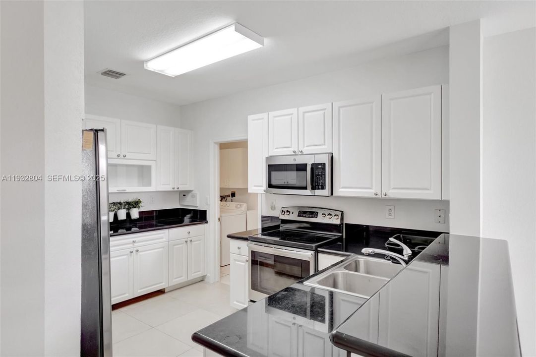 For Rent: $4,450 (4 beds, 2 baths, 2105 Square Feet)