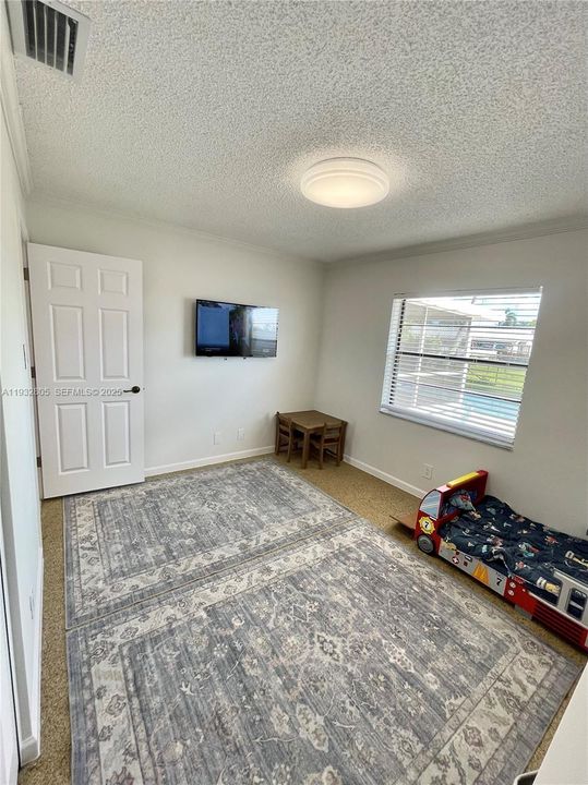 En Venta: $670,000 (4 camas, 2 baños, 1497 Pies cuadrados)