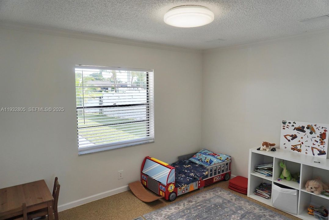 En Venta: $670,000 (4 camas, 2 baños, 1497 Pies cuadrados)