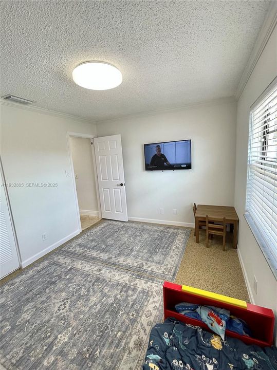 En Venta: $670,000 (4 camas, 2 baños, 1497 Pies cuadrados)