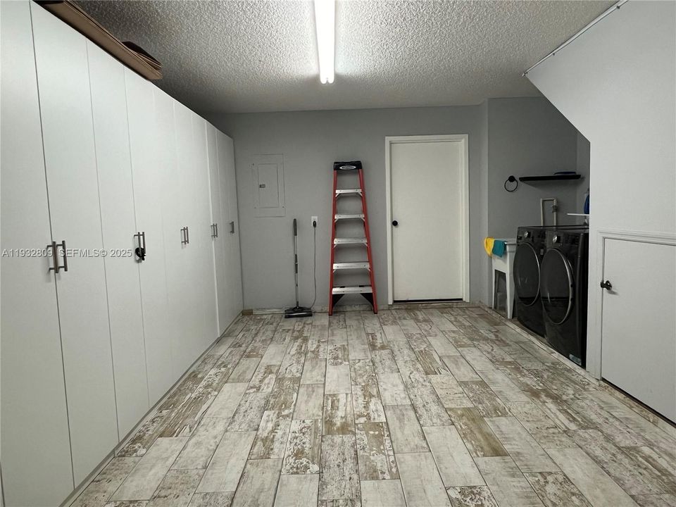 待售: $690,000 (3 贝兹, 3 浴室, 0 平方英尺)