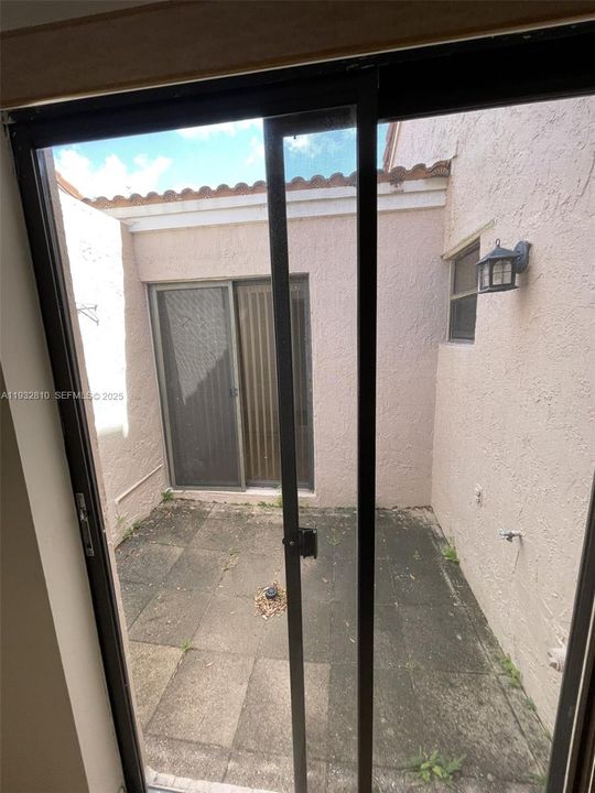 出租: $3,300 (3 贝兹, 2 浴室, 1393 平方英尺)