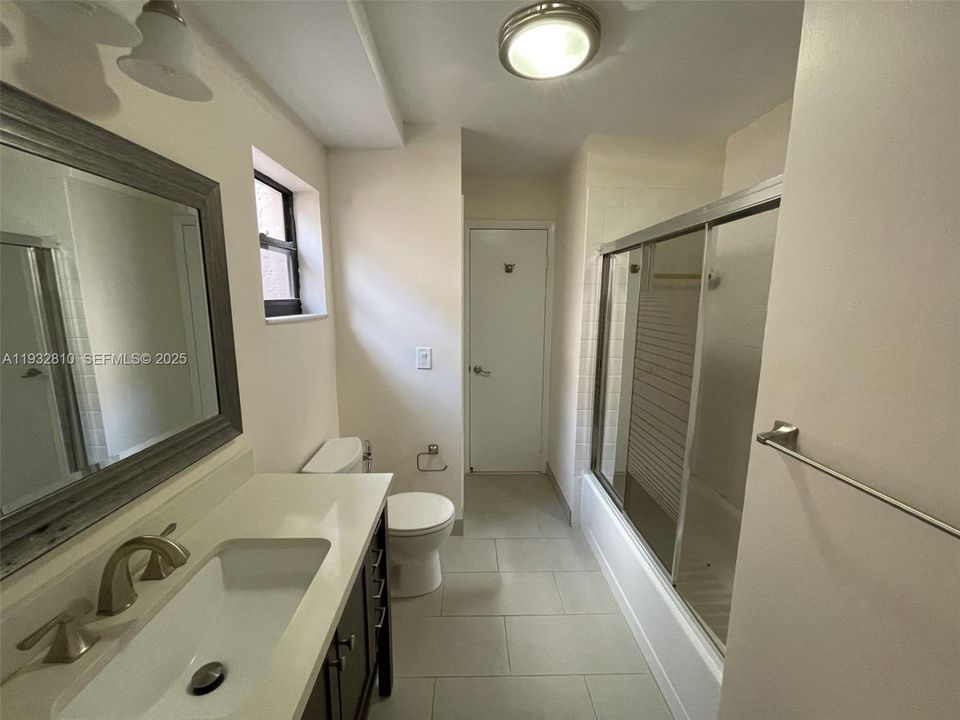 出租: $3,300 (3 贝兹, 2 浴室, 1393 平方英尺)