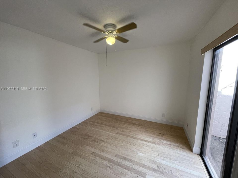 出租: $3,300 (3 贝兹, 2 浴室, 1393 平方英尺)