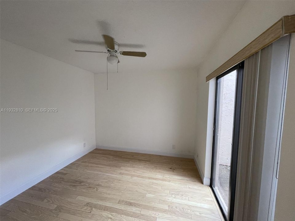 出租: $3,300 (3 贝兹, 2 浴室, 1393 平方英尺)