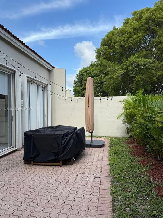 合同活跃: $3,600 (3 贝兹, 2 浴室, 1524 平方英尺)