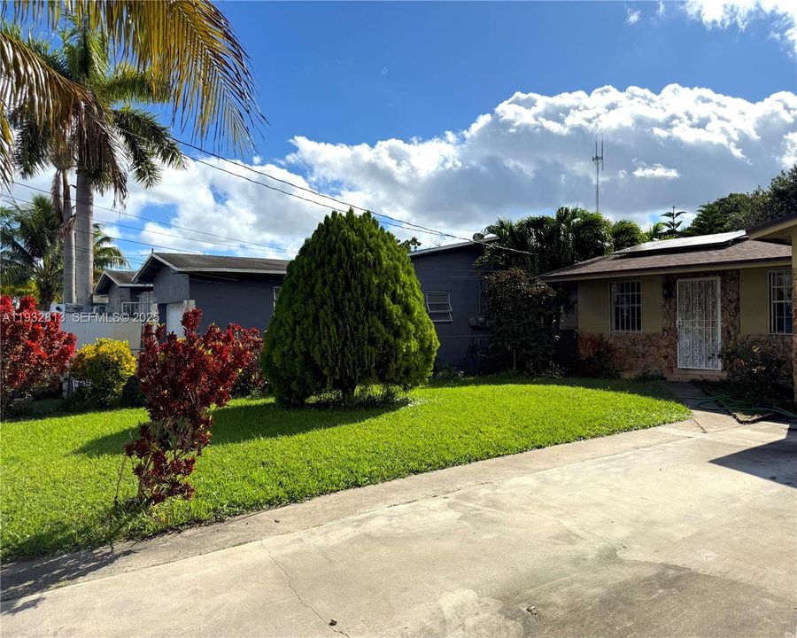 For Sale: $400,000 (3 beds, 2 baths, 1399 Square Feet)