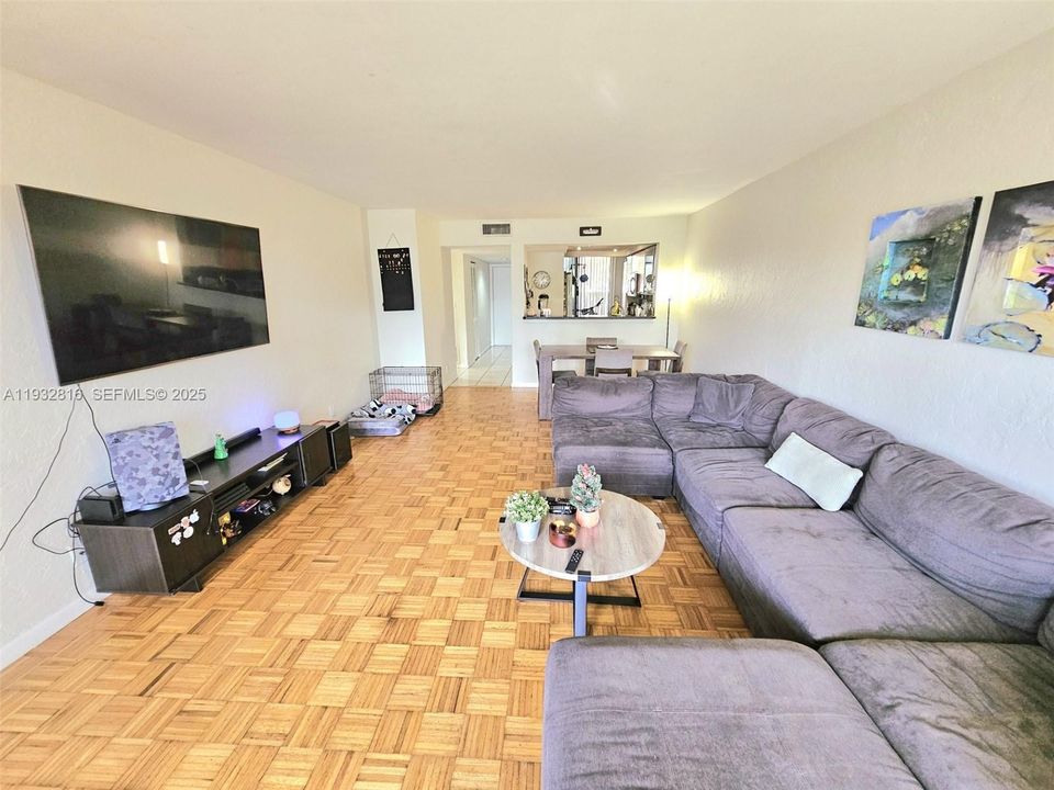 En Venta: $235,000 (2 camas, 2 baños, 1060 Pies cuadrados)