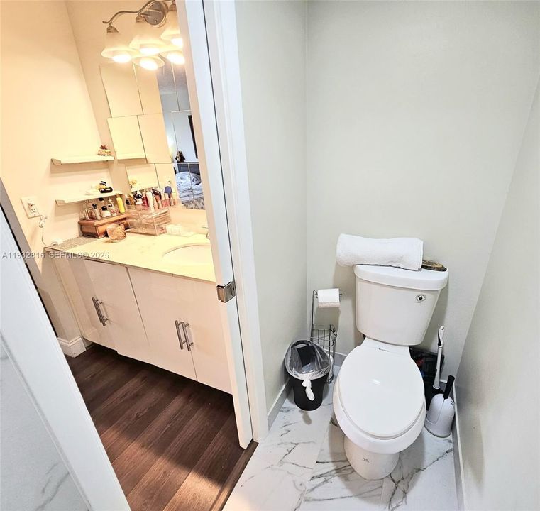 En Venta: $235,000 (2 camas, 2 baños, 1060 Pies cuadrados)