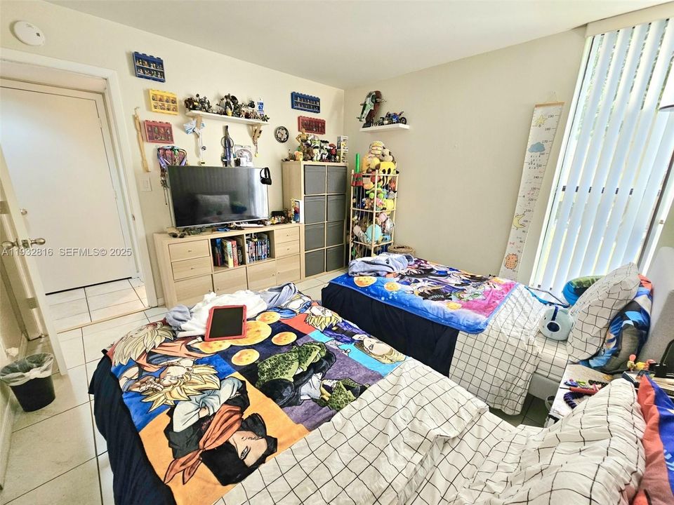 En Venta: $235,000 (2 camas, 2 baños, 1060 Pies cuadrados)