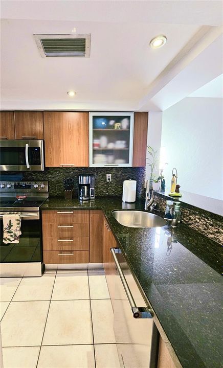 En Venta: $235,000 (2 camas, 2 baños, 1060 Pies cuadrados)