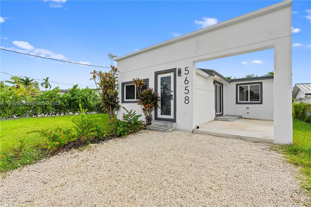 For Sale: $670,000 (3 beds, 2 baths, 1376 Square Feet)