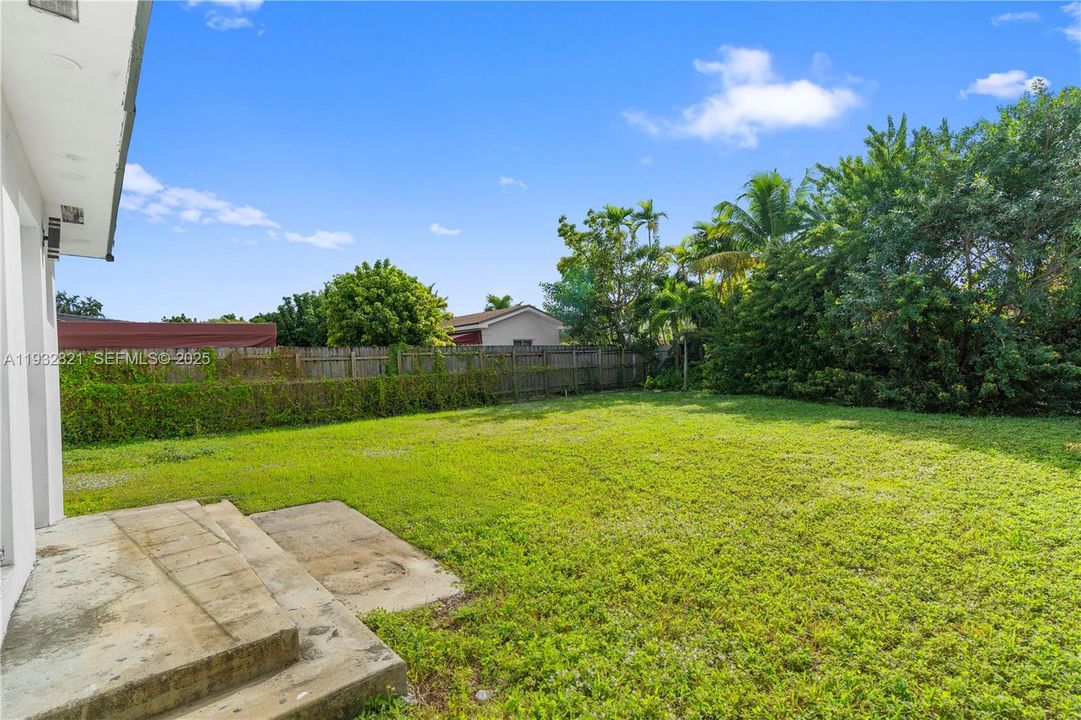 For Sale: $670,000 (3 beds, 2 baths, 1376 Square Feet)