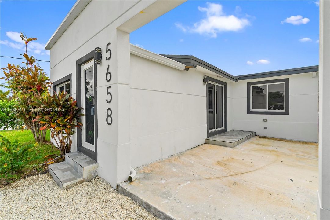 For Sale: $670,000 (3 beds, 2 baths, 1376 Square Feet)