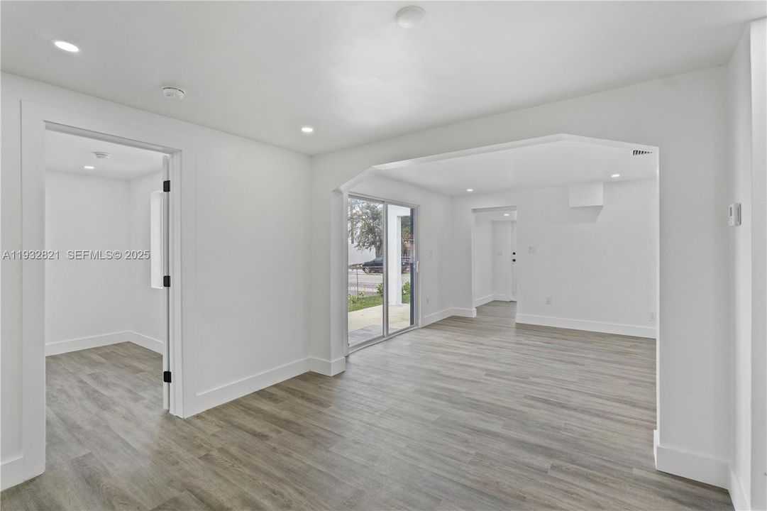 For Sale: $670,000 (3 beds, 2 baths, 1376 Square Feet)