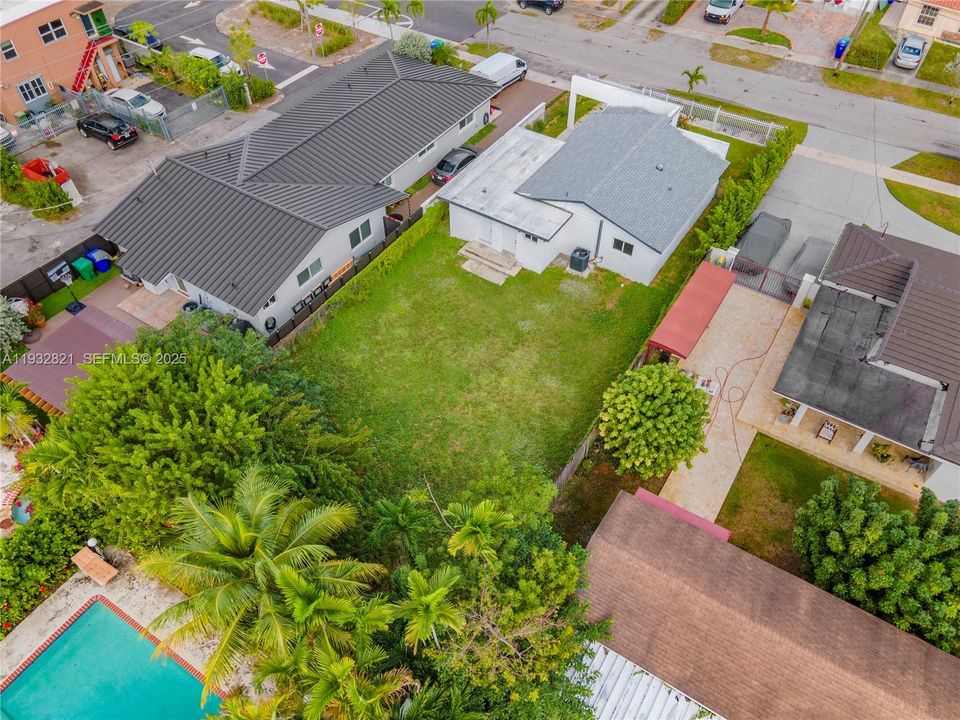 For Sale: $670,000 (3 beds, 2 baths, 1376 Square Feet)