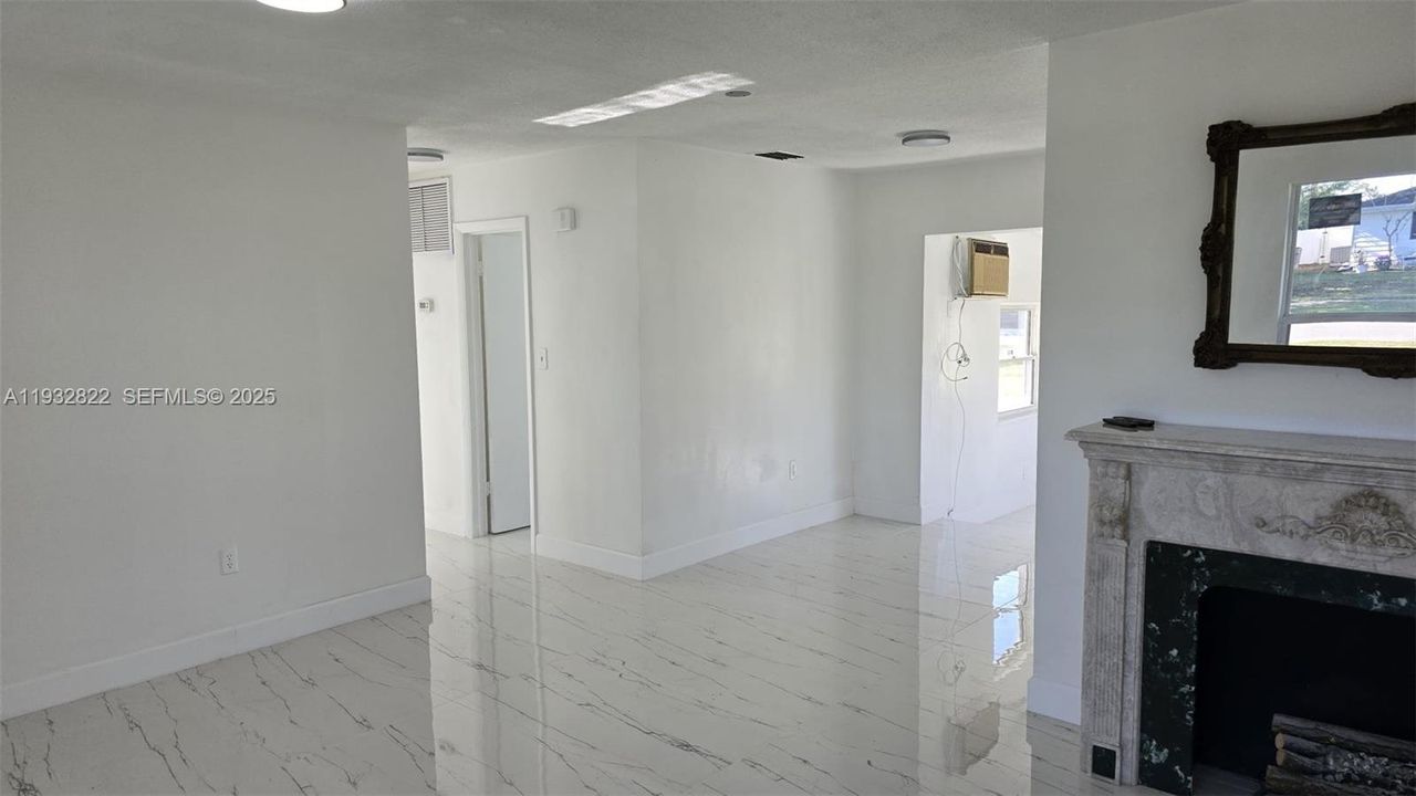 В аренду: $1,500 (2 спален, 1 ванн, 0 Квадратных фут)