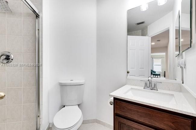 На продажу: $973,000 (6 спален, 4 ванн, 3243 Квадратных фут)