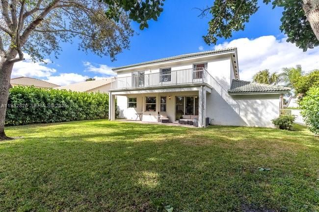 На продажу: $973,000 (6 спален, 4 ванн, 3243 Квадратных фут)