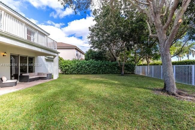 На продажу: $973,000 (6 спален, 4 ванн, 3243 Квадратных фут)