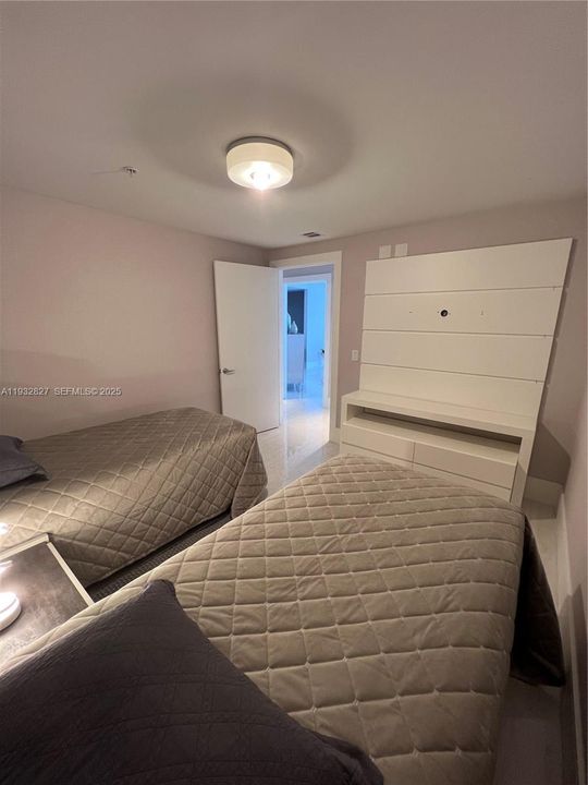 For Sale: $1,115,000 (3 beds, 2 baths, 1962 Square Feet)