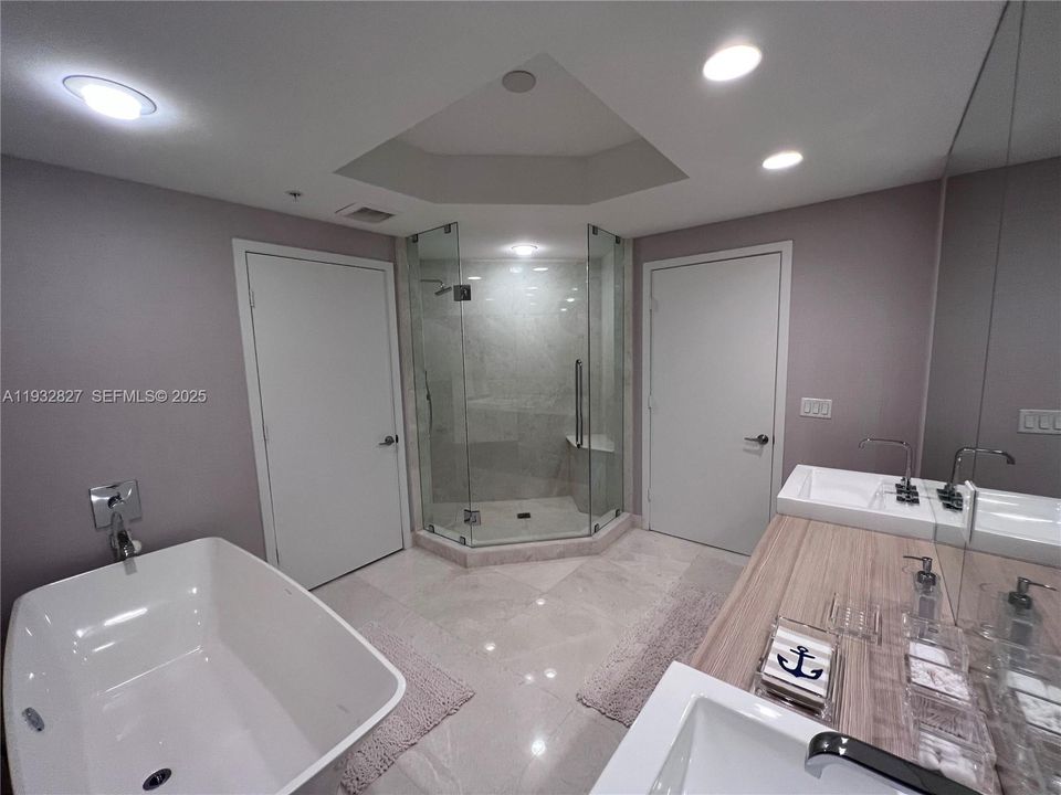 For Sale: $1,115,000 (3 beds, 2 baths, 1962 Square Feet)