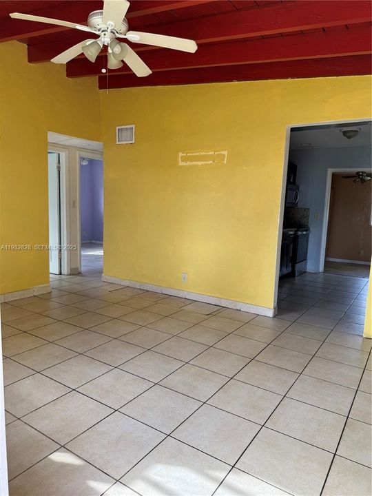 En Renta: $3,300 (3 camas, 2 baños, 940 Pies cuadrados)