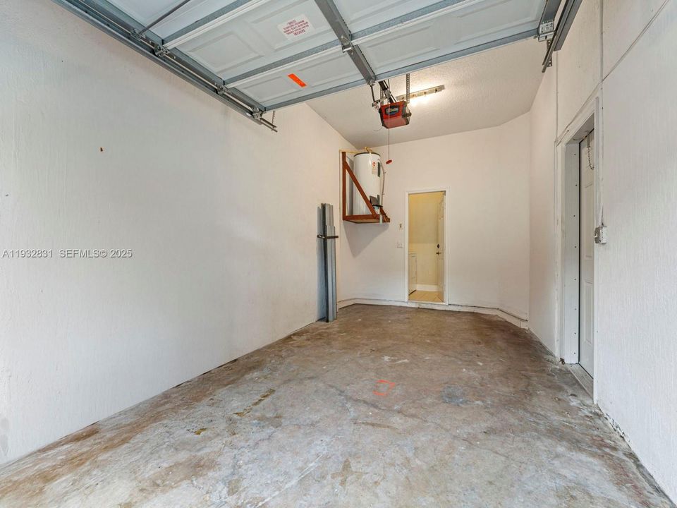 На продажу: $299,500 (2 спален, 2 ванн, 1431 Квадратных фут)