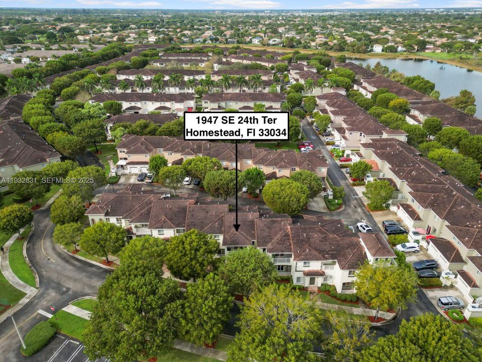 На продажу: $299,500 (2 спален, 2 ванн, 1431 Квадратных фут)